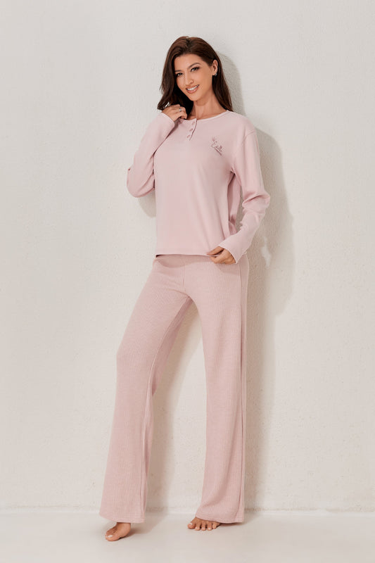 طقم بيجاما مخطط من ثلاث قطع مع رداء 