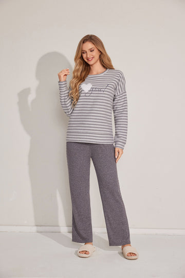 طقم بيجاما شريط ناعم من قطعتين 