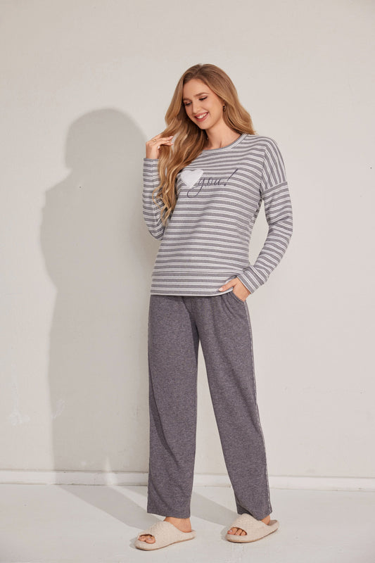 طقم بيجاما شريط ناعم من قطعتين 