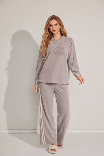 Warm two-piece pajama set with ribbed details