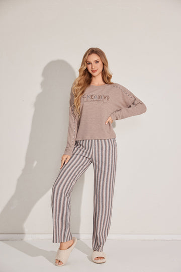 ثنائي بيجامة مخططة 