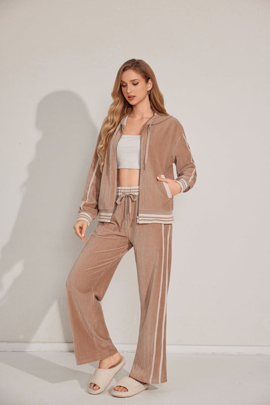 ملابس نوم أساسية من قطعتين 