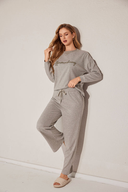 بيجامة عريضة الساق من قطعتين 