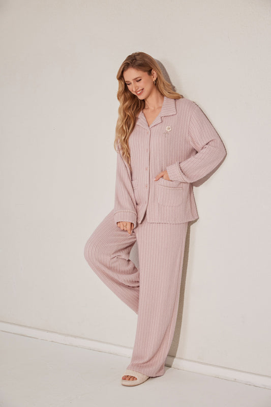 Soft open-cut ladies pyjamas