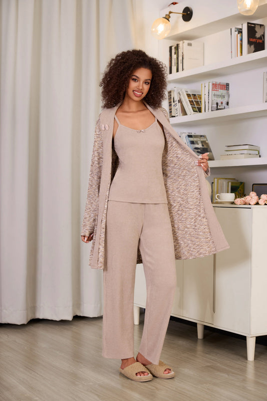 طقم بيجاما من 3 قطع رداء وبلوزة 