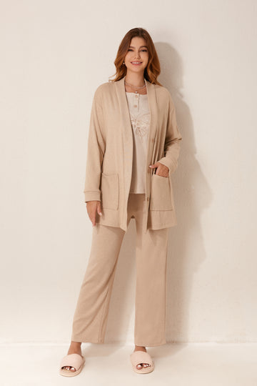 طقم رداء وبيجامة من ثلاث قطع