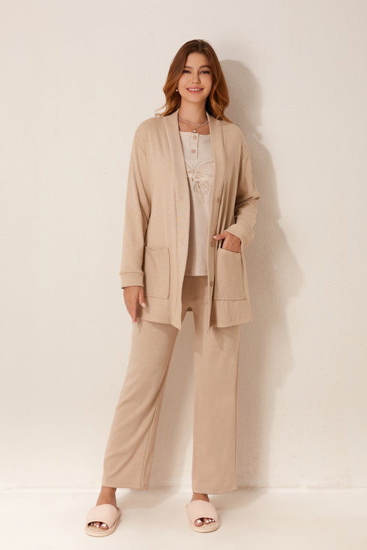 طقم رداء وبيجامة من ثلاث قطع