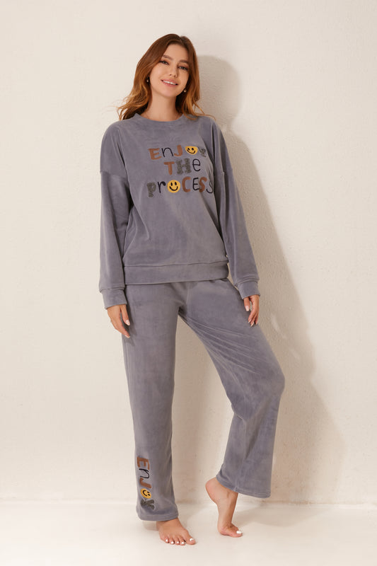 طقم بيجاما بأكمام طويلة من قطعتين 